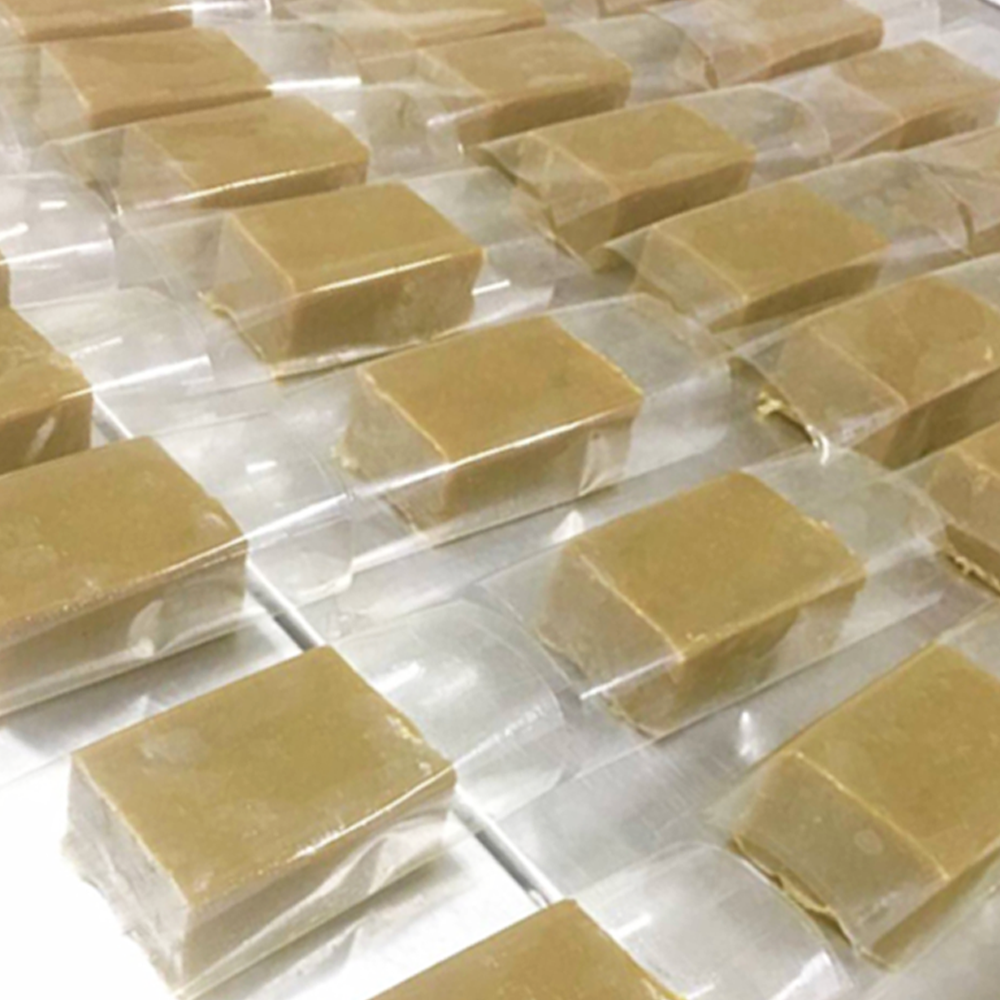 ทุเรียนกวนอัดแท่ง สูตรหวานน้อย ขนาด 500 กรัม ตรารินดู